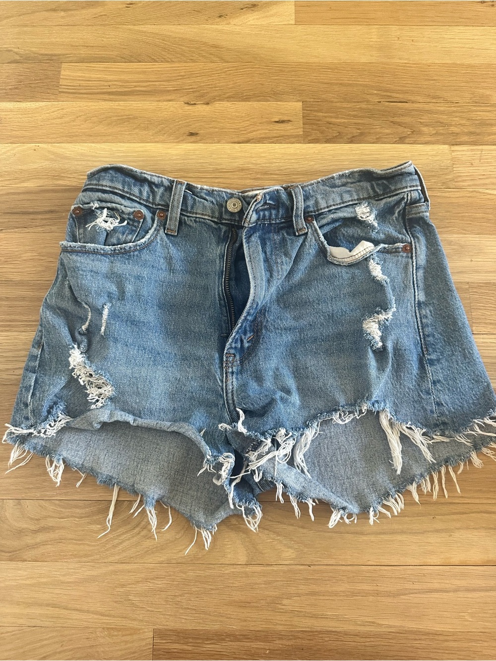 Abercrombie The mom shorts high rise curve love